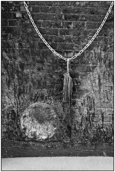 Wall & Chain by The Thames